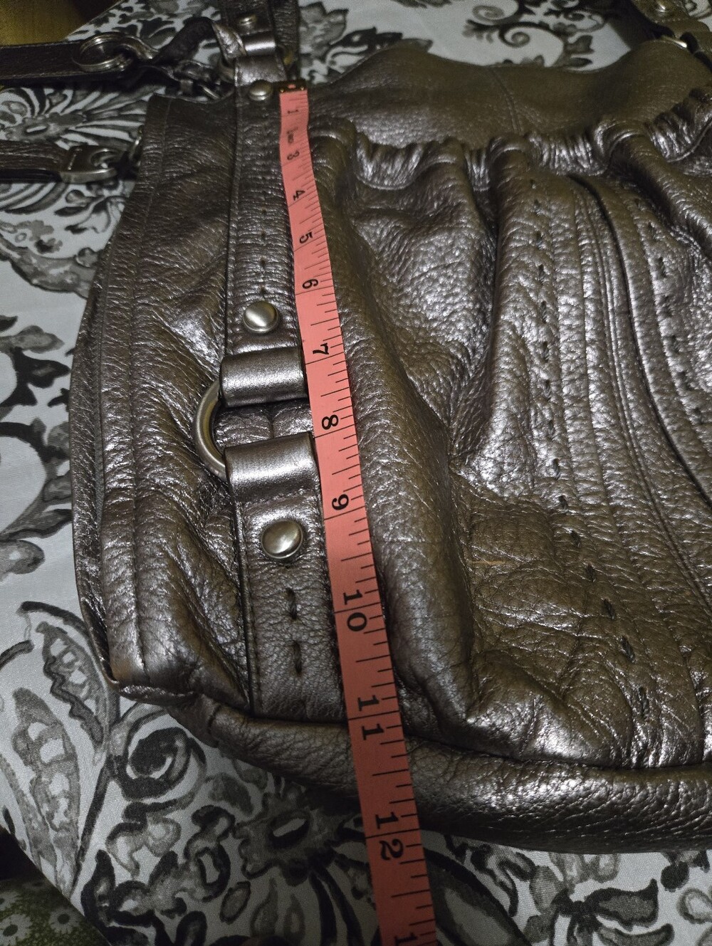 SUPER-soft Standout B. Makowsky Metallic Silver Toned Hobo Shoulder Bag. EUC - Picture 11 of 16